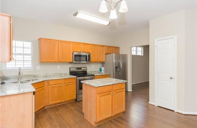 BEAUTIFUL 4 Bedroom in sought after River Breeze, Chesapeake! Gallery 3