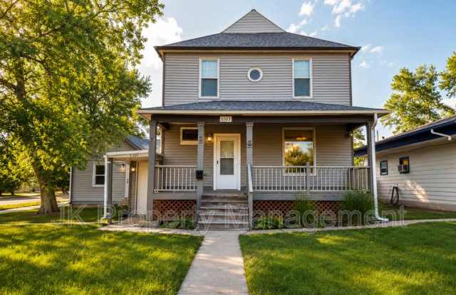 1303 6th Ave S photos photos