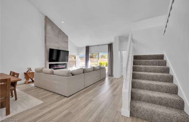 6940 Emerald Springs Lane Gallery 1