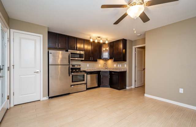 205 1/2 6th St photos photos