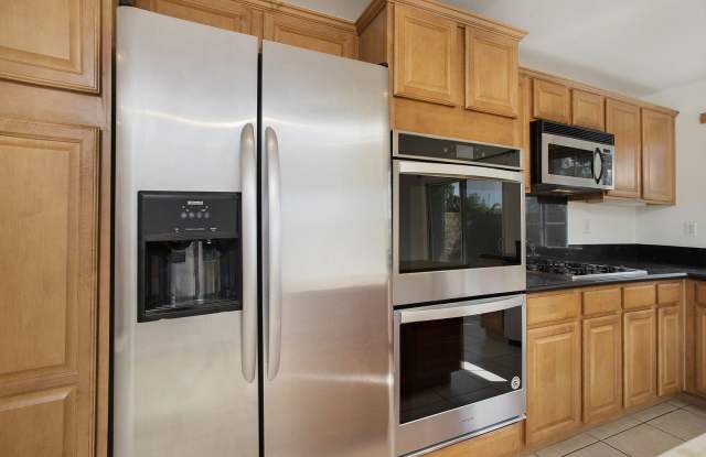 Rarely on the market! One Story Attached Single Family Residence in Brea-Olinda Ranch! Gallery 3