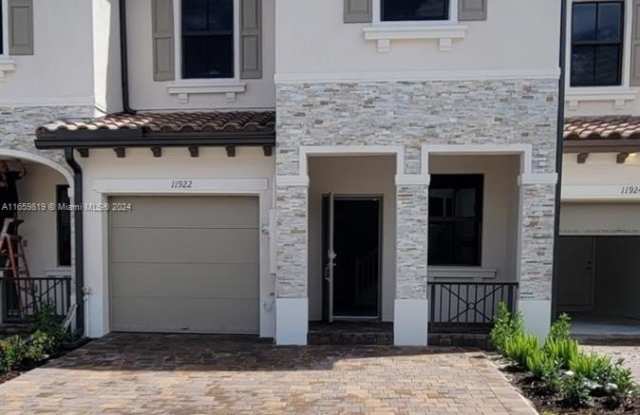 11922 SW 247th Ter - 11922 Southwest 247th Terrace, Princeton, FL 33032