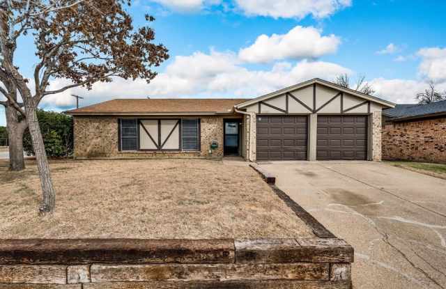 6325 Cascade Circle - 6325 Cascade Circle, Watauga, TX 76148