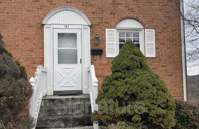 101 Southampton Dr photos photos
