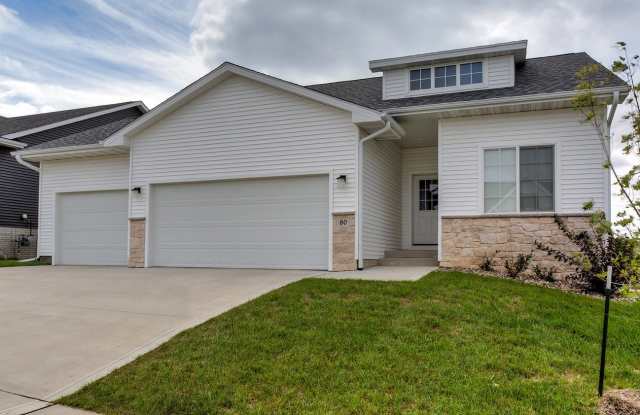 Beautiful Glynn Village Ranch w/ finished basement - 80 Southeast Waddell Way, Waukee, IA 50263