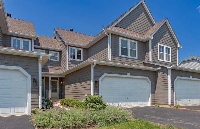 138 Tanglewood Drive - 138 Tanglewood Drive, Glen Ellyn, IL 60137