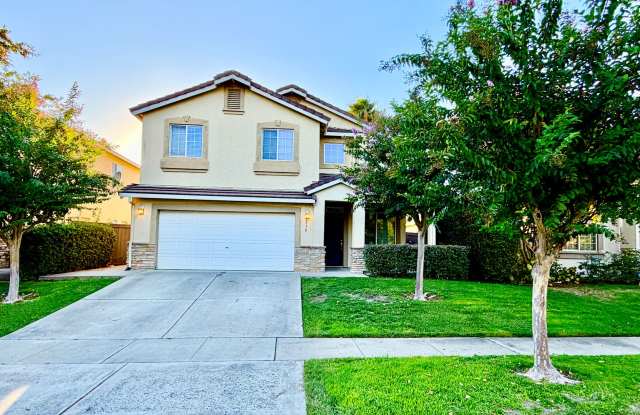 NEW RENOVATED AND PAINTED, 4 BED, 2.5 BATH CLOSE TO SCHOOL AND PARK Gallery 3