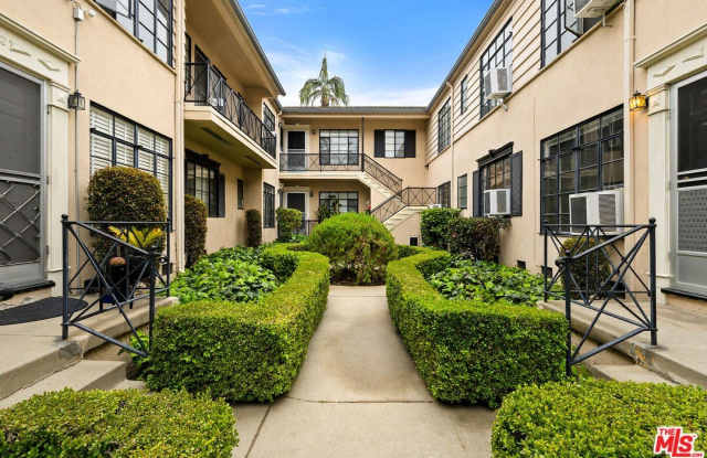 9220 Beverly Blvd unit: 1/2 photos photos