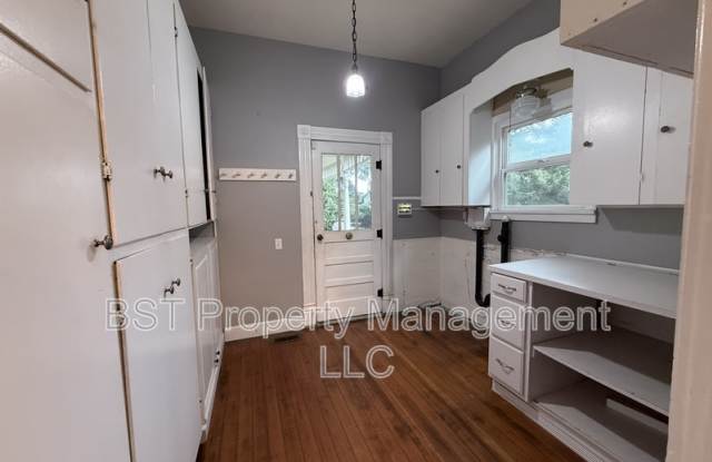 1067 Oak Street - 1 Gallery 4