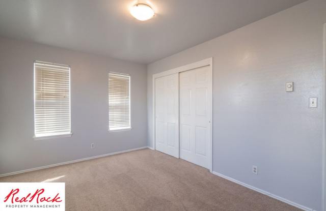 Bright & Spacious 3 Bedroom Home in Washington Gallery 4