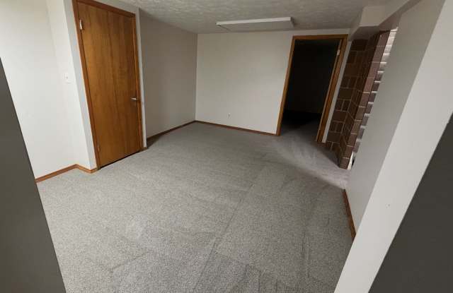 Beautifully Updated 3-Bedroom Home in Benson with Finished Basement & Attached Garage! Gallery 4