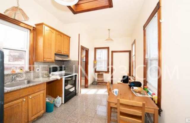 30-31 30TH ST. Gallery 4