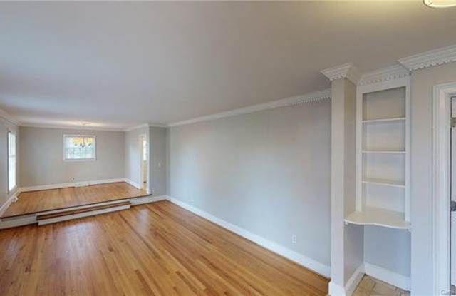1628 Lyndale Place Gallery 3