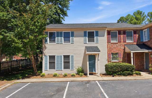 Beautiful Durham 3 Bed Townhome | Minutes from RTP & Southpoint photos photos