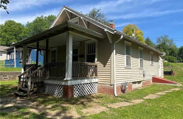 2-Bedroom Home with Covered Front Porch, Main-Floor Laundry & Off-Street Parking Gallery 4
