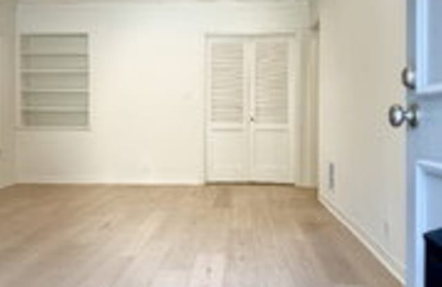 408 South Spalding Drive Gallery 2