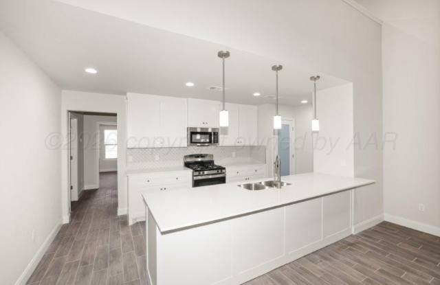 7627 WOODFORD Avenue Gallery 3