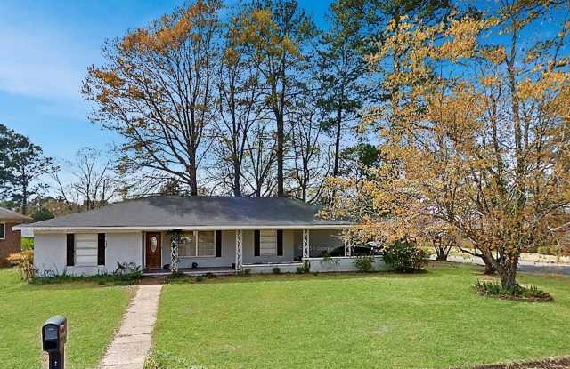 1208 38th Ave E Tuscaloosa, AL 35404 - 1208 38th Avenue East, Tuscaloosa, AL 35404