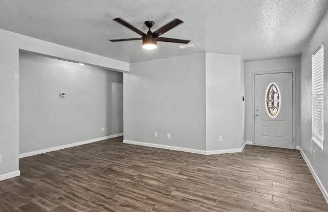 Remodeled Far West-Side Home with Spacious Backyard Gallery 4