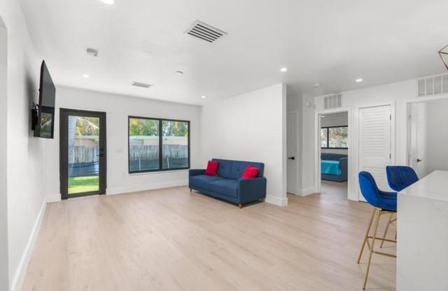 303 DE CARIE Street 303, Delray Beach, FL 33444 - 4305 Gallery 4