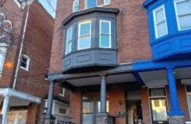 2228 Linden Avenue - 2LindenAve Gallery 1