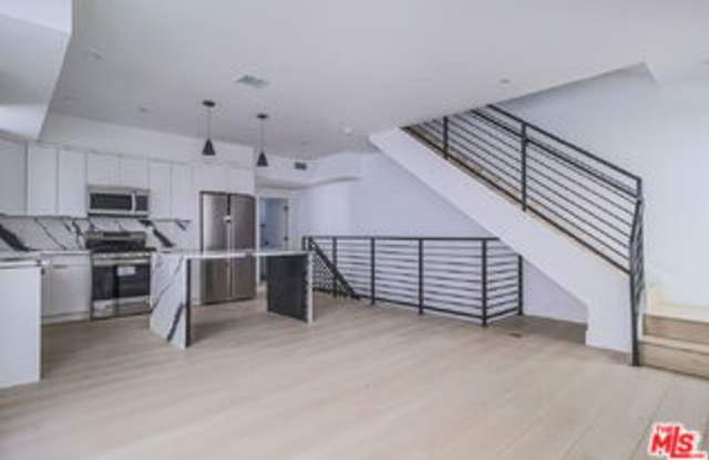 11814 1/2 Gilmore Street photos photos