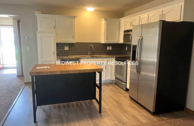 1611 SW Highland Dr Gallery 4