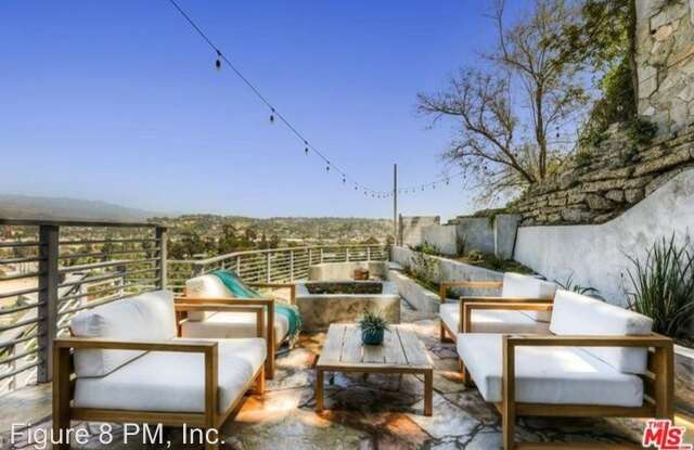2592 Adelbert Ave Gallery 4