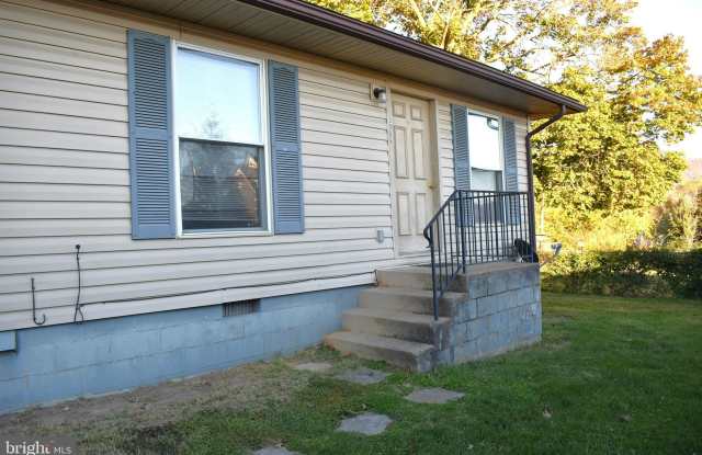 5986 BROAD Street - 5986 Broad Street, Mount Jackson, VA 22842