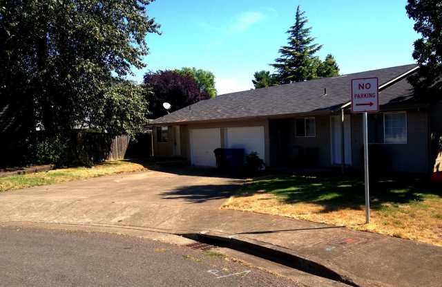 2 Bedroom 1 Bathroom Duplex in South Salem - 2065 Springcrest Court South, Salem, OR 97306