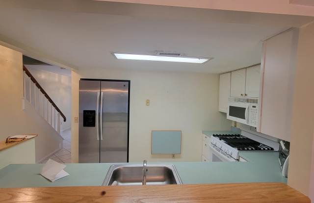 190 South Quinsigamond Avenue Gallery 3