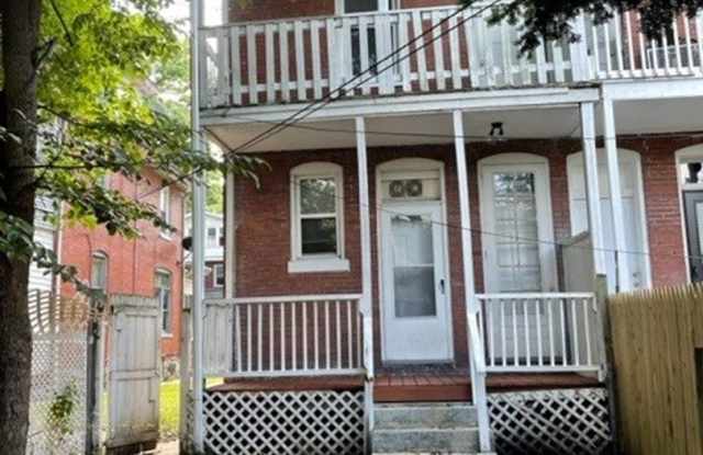 1940 Chestnut St Gallery 2