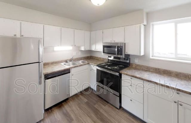 2925-3 Straus Lane photos photos
