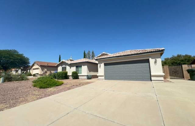 Large 4 Bed/ 2Bath home-AVAILABLE NOW! 2200 sf Gallery 2