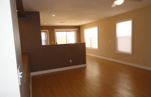 341 W Aloe Place Gallery 2