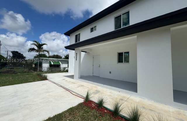 8005 NW 14th ct Gallery 2