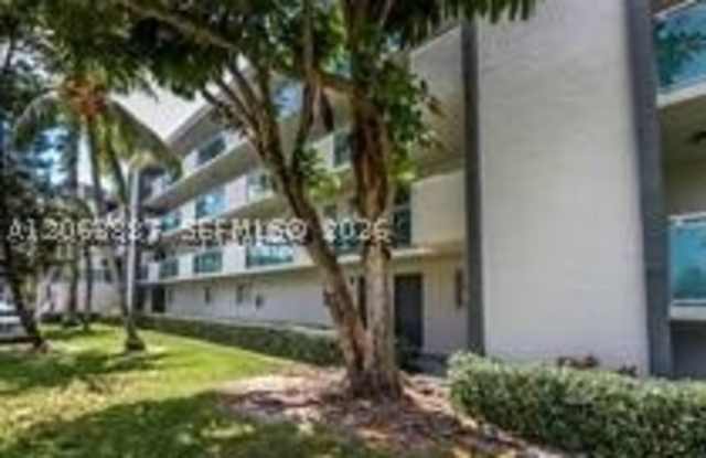8461 Springtree Dr Gallery 2