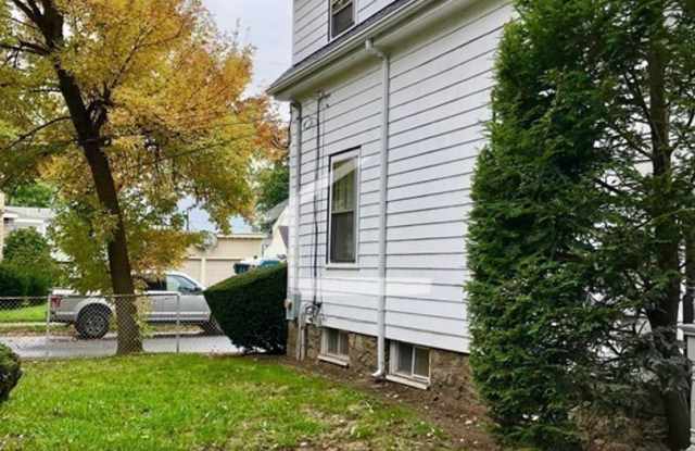 Single family in Newton Gallery 4