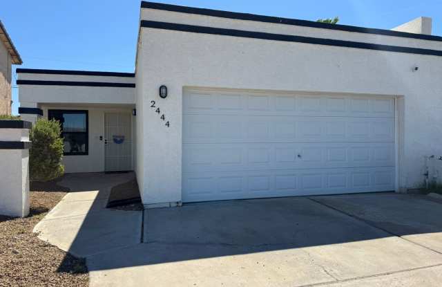 3BR *Winter Desert Retreat * Updated /Remodel across-Rotary Park, Block to Colorado River, Restaurants and Casinos! photos photos
