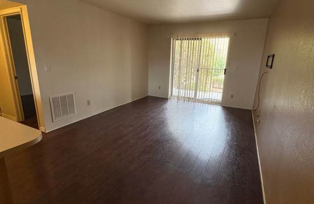Unfurnished Xanadu Condo! Gallery 3