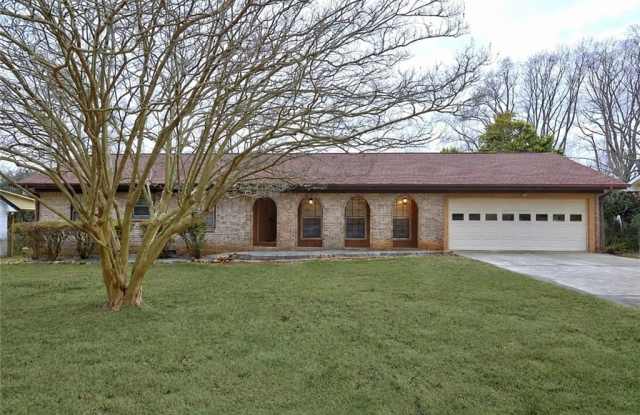 457 Castleaire Drive Gallery 1