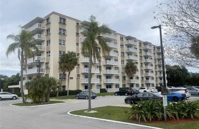 1831 NE 38th St photos photos