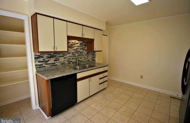 1508 FOREST LANE Gallery 3