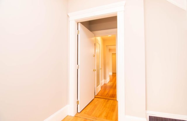 48 Oak Square Ave. Gallery 4