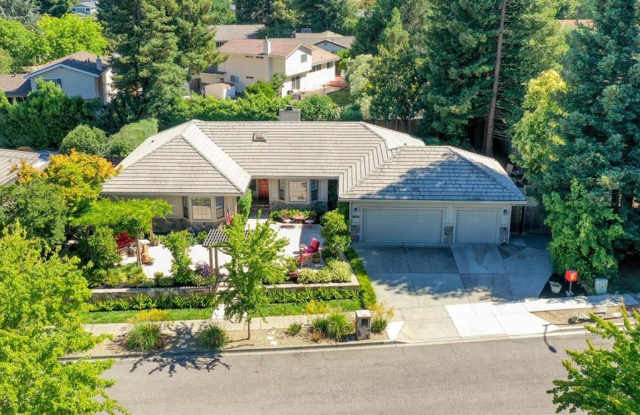 Stunning Four Bedroom Browns Valley Home for Rent photos photos