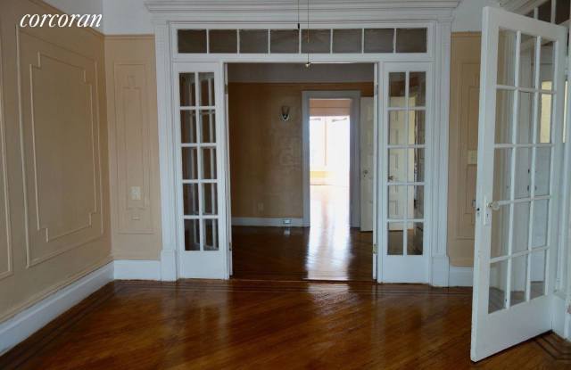 1100 Lincoln Place Gallery 4