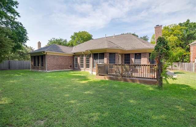 7916 Yaupon DR Gallery 4