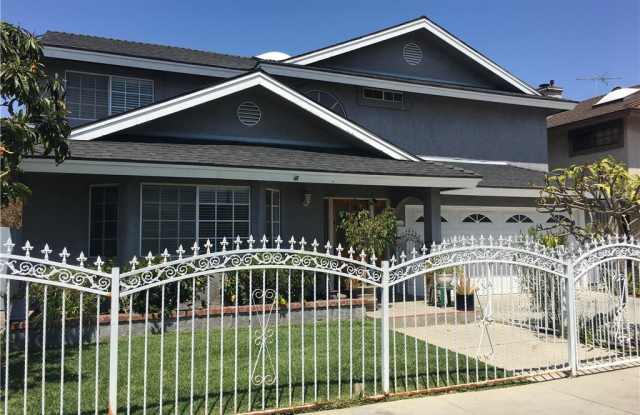 4921 W 119th Place Gallery 2