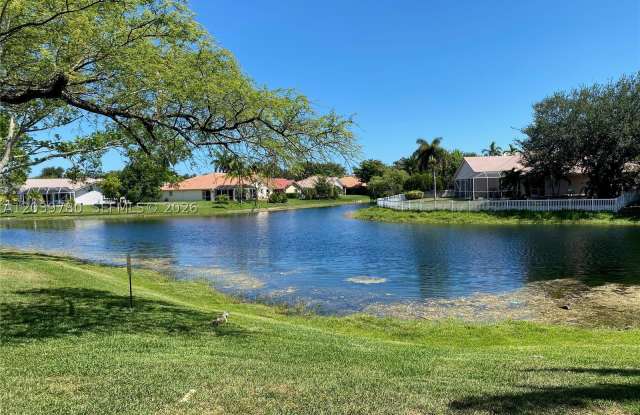 450 Palm Cir W Gallery 3