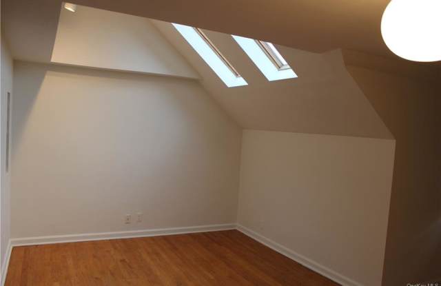 49 Columbus Avenue Gallery 4